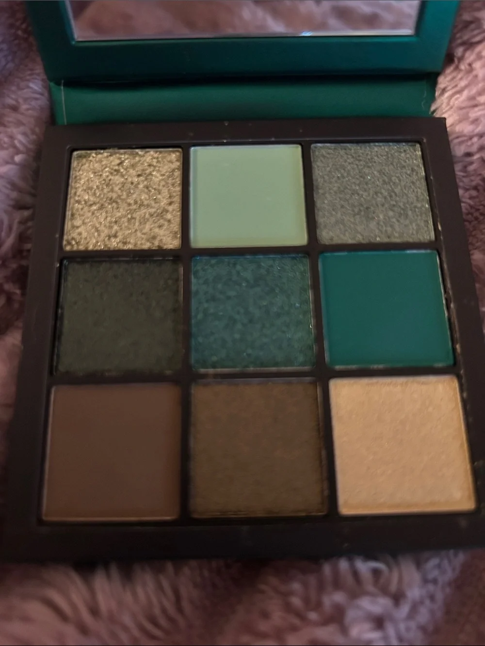 NIB Huda Beauty Emerald Obsessions Eyeshadow Palette